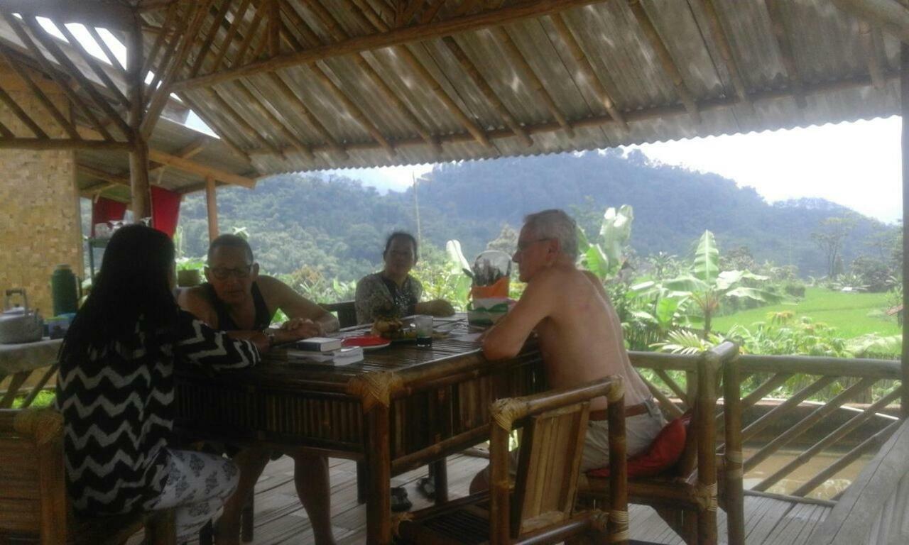 De Salak Homestay Богор Экстерьер фото