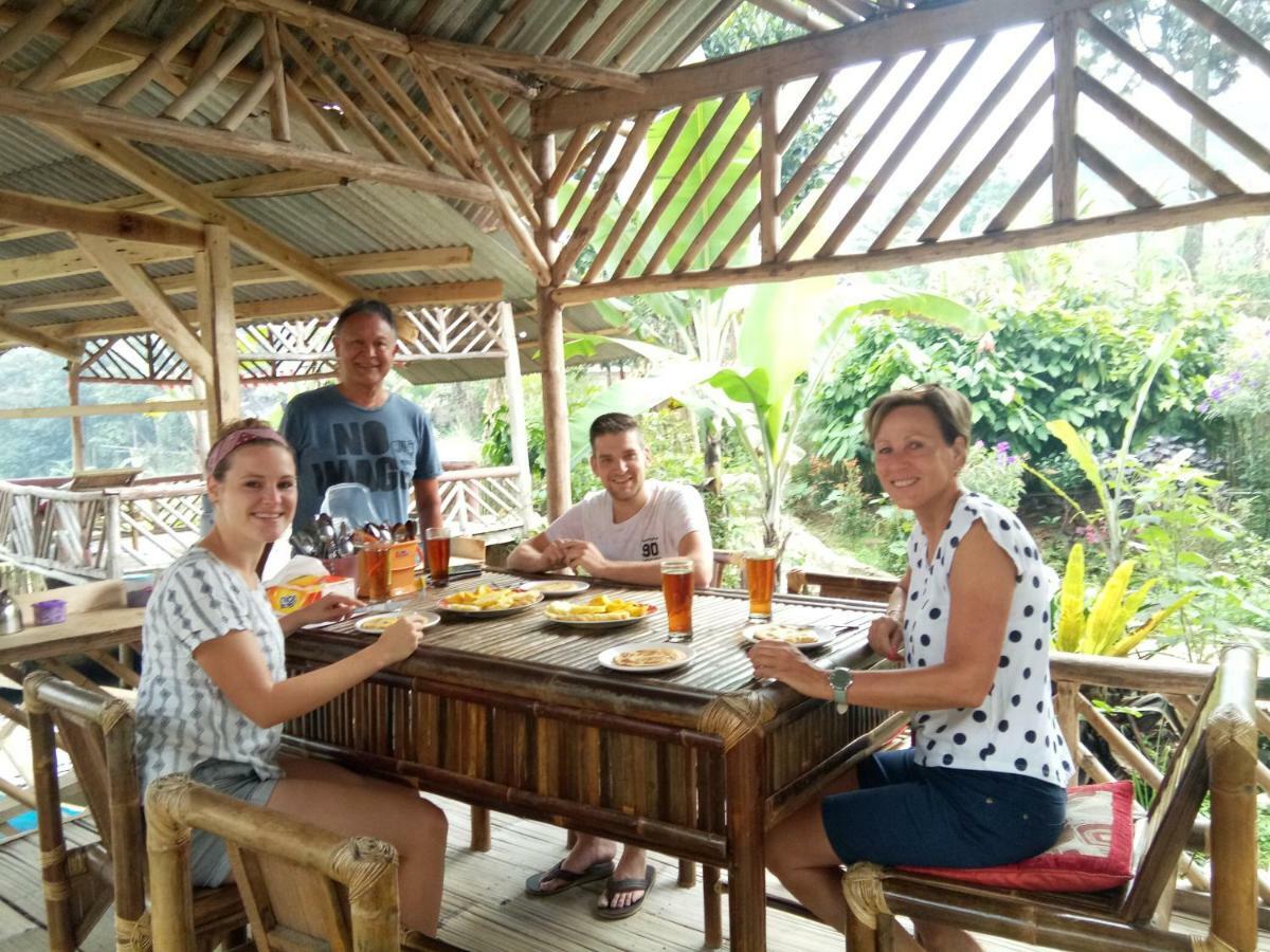 De Salak Homestay Богор Экстерьер фото