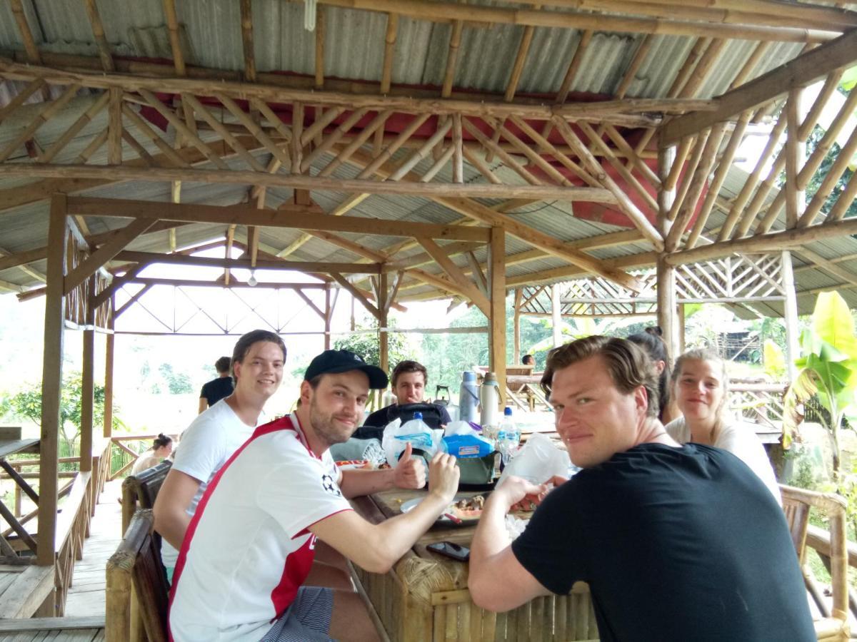 De Salak Homestay Богор Экстерьер фото